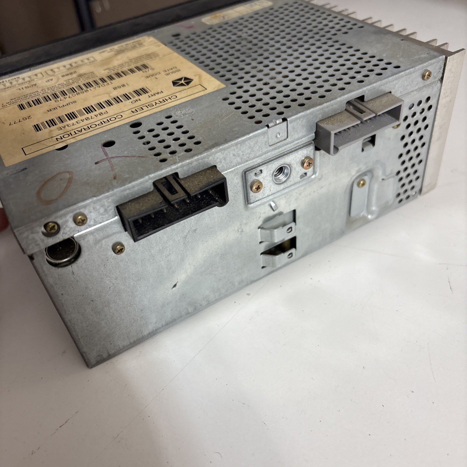 P04704373AE Chrysler CD AM/FM Radio for Dodge Durango Dakota “untested” As-is