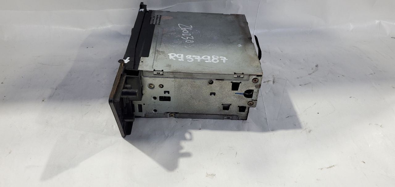 1988 1989 Nissan 300ZX OEM Radio Audio AM FM Minor Damage 2811525p00
