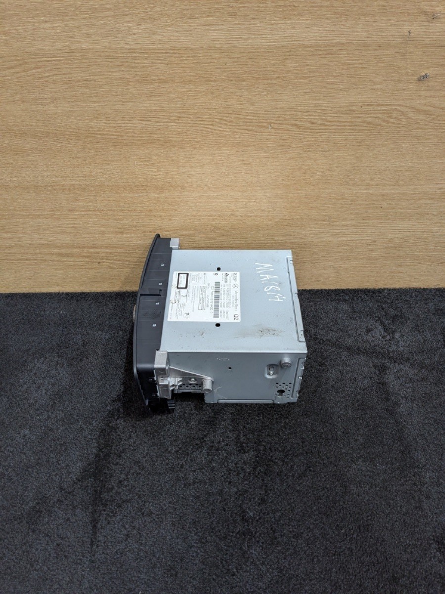 MERCEDES A CLASS MK3 W176 STEREO RADIO CD PLAYER HEAD UNIT A2469000212