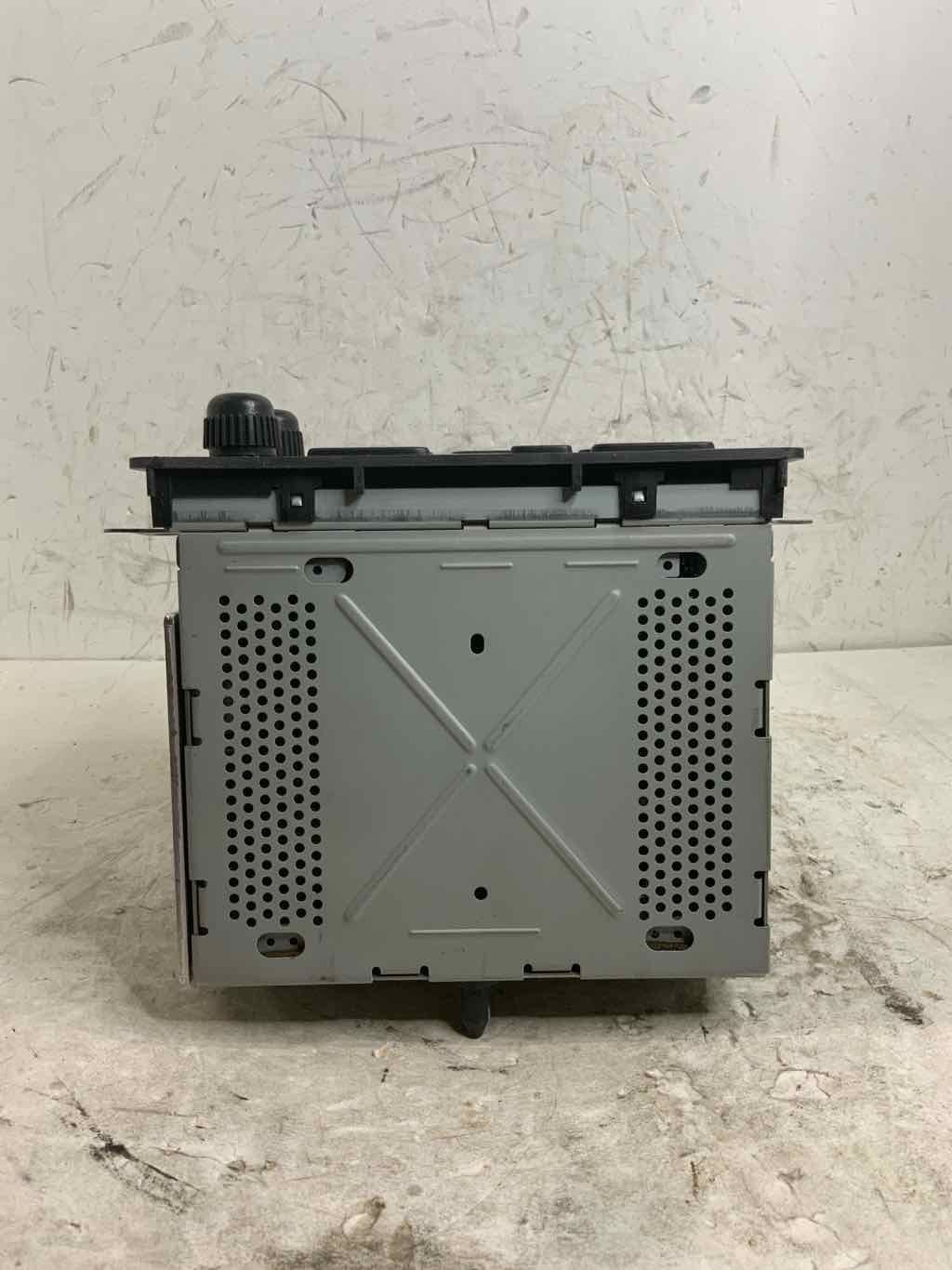 00-05 Chevrolet Cavalier Audio & Visual Equip Radio 10309459 AM/FM/CD 638-1230F