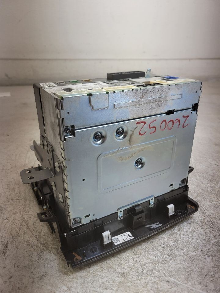 2018 Subaru Crosstrek Audio Radio Receiver 86271FL600 *Wear Around Edges*