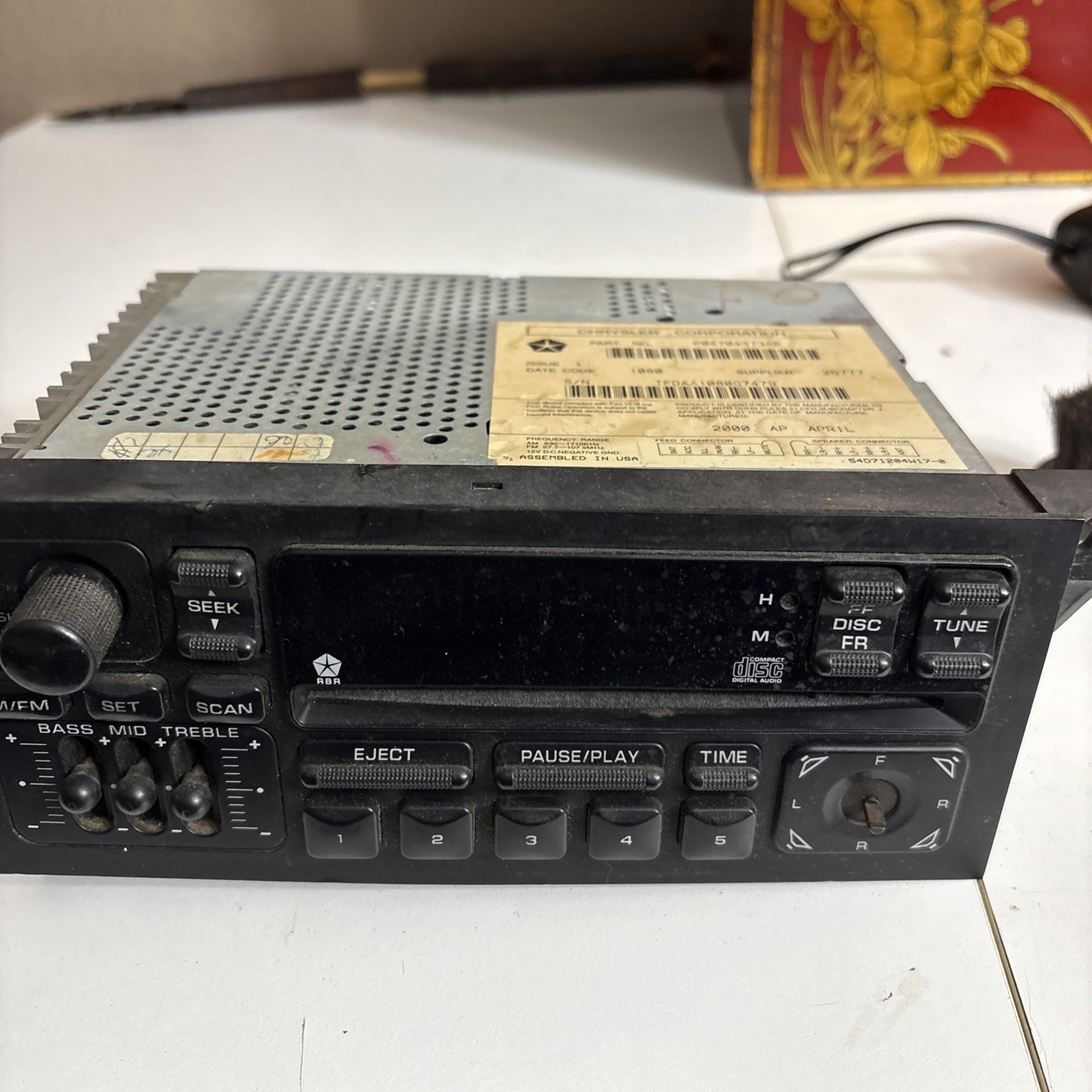 P04704373AE Chrysler CD AM/FM Radio for Dodge Durango Dakota “untested” As-is