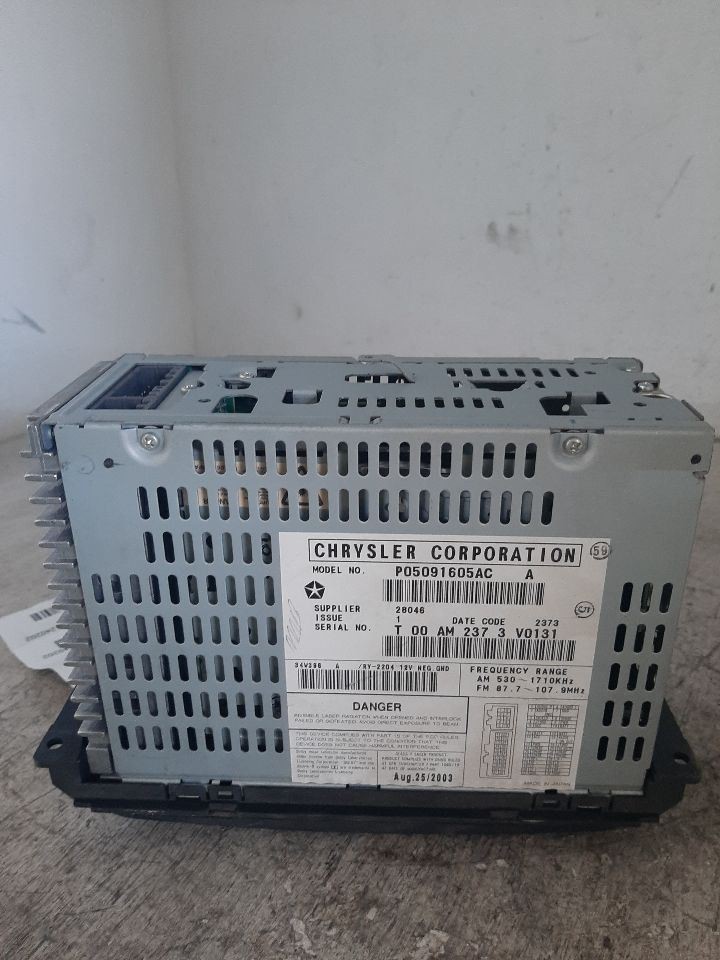 02-07 DODGE CARAVAN Audio Equipment Radio Receiver Am-fm-cassette ID 05064300AC