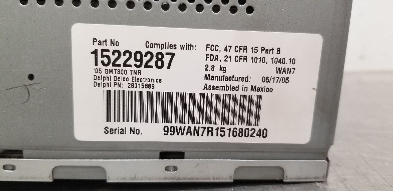 05 HUMMER H2 RADIO RECEIVER HEAD UNIT DISPLAY SCREEN 15229287