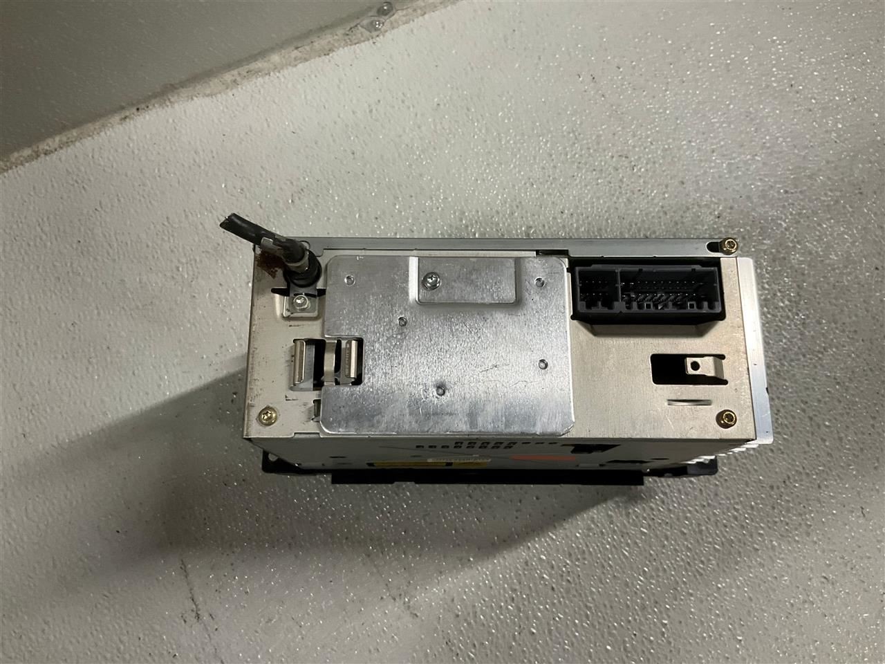 Audio Equipment Radio Receiver Radio ID Rbk Fits 02-07 CARAVAN 2243540