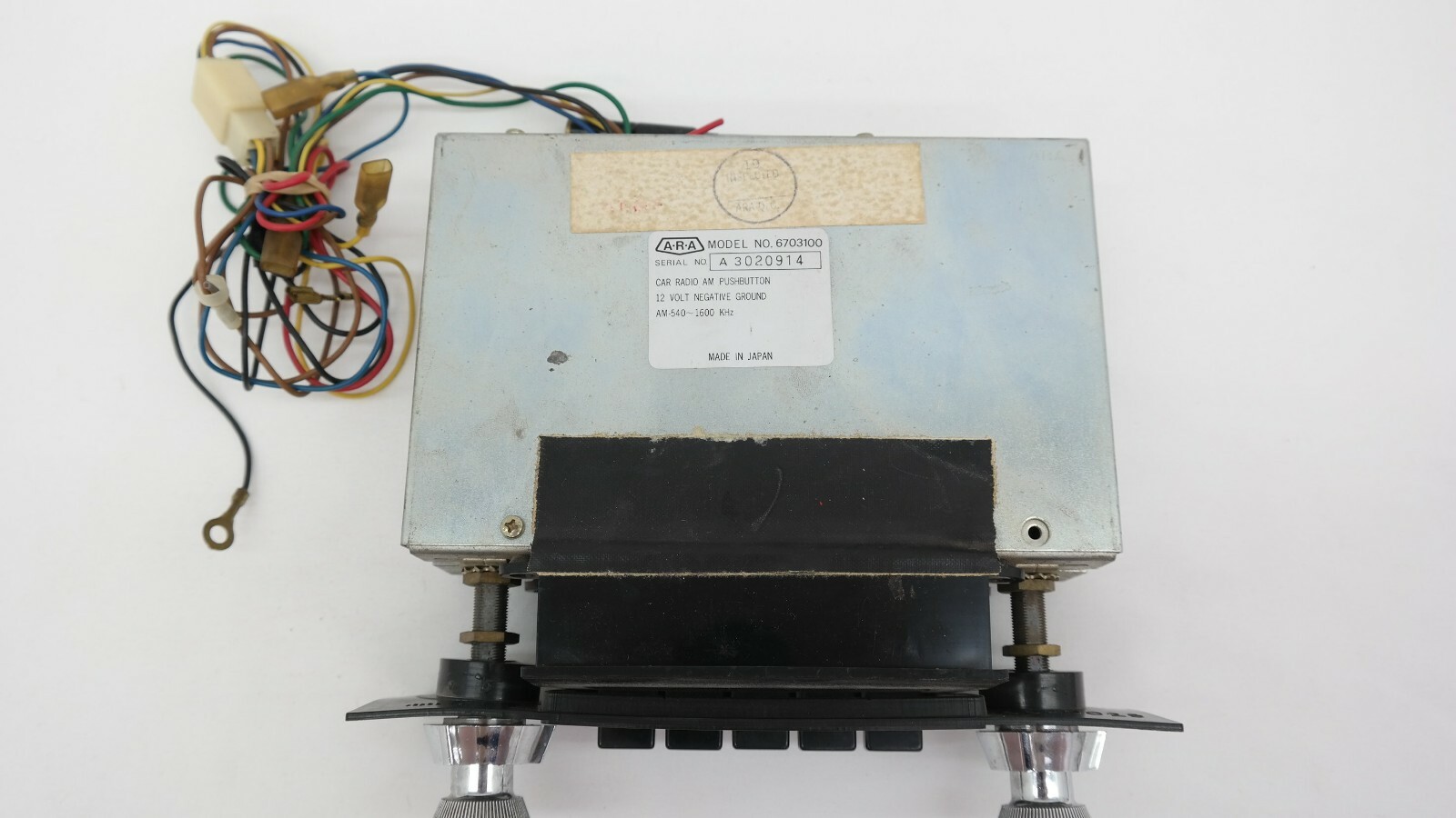 Vintage A-R-A Car Radio AM Push button Model 6703100 12 Volt Negative Ground TF