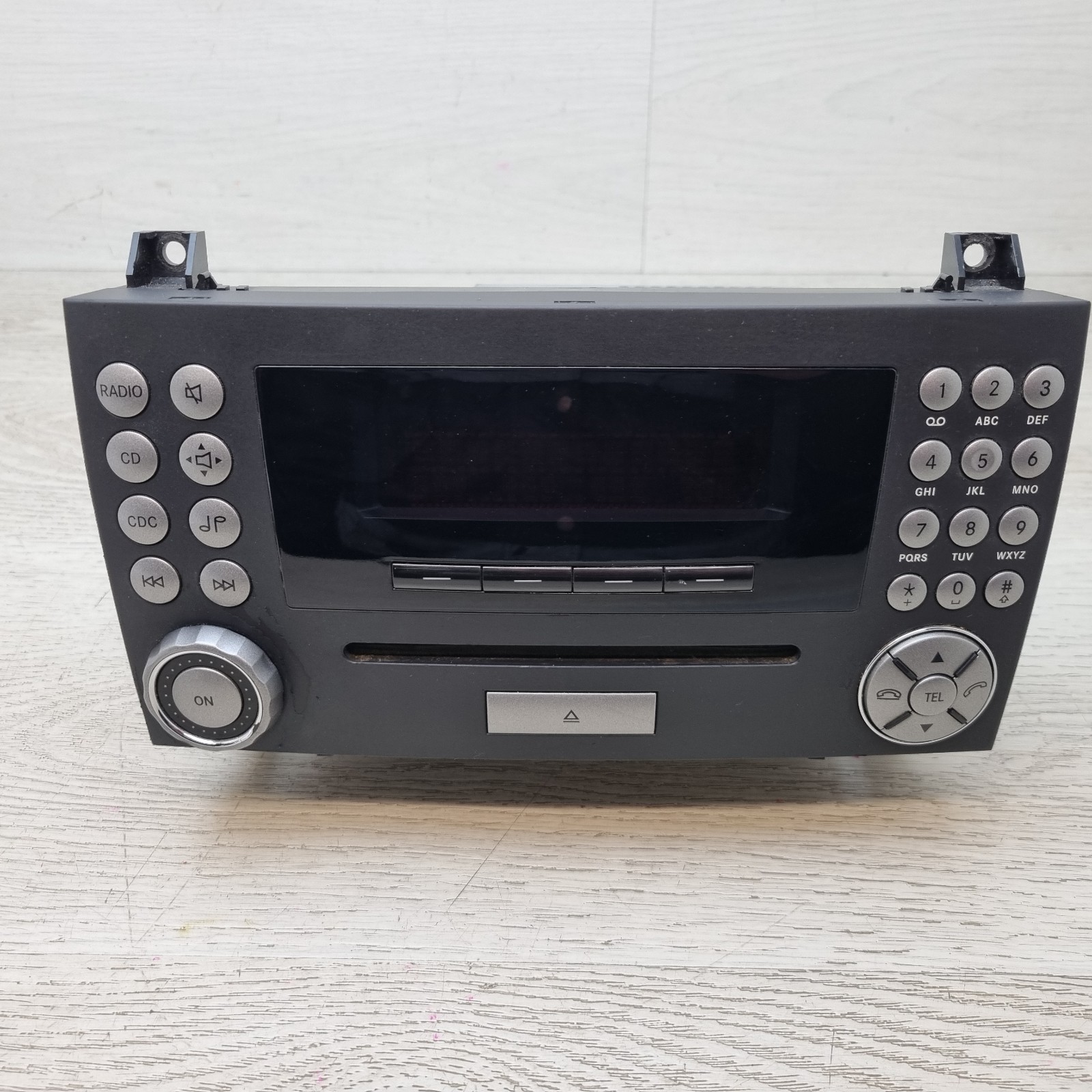 MERCEDES BENZ SLK R171 RADIO CD PLAYER STEREO HEAD UNIT A1718200586