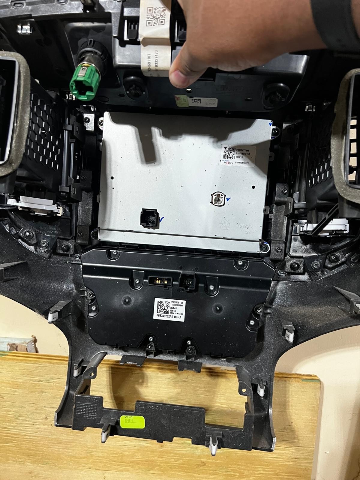 19-22 Ram 1500 8.4 Center Stack Uconnect Nav Radio Screen and Receiver