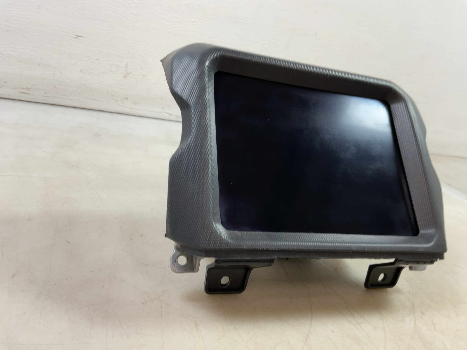Jeep Wrangler JL OEM 8.4 Touchscreen Radio w Trim Panel 2021-2022 179979