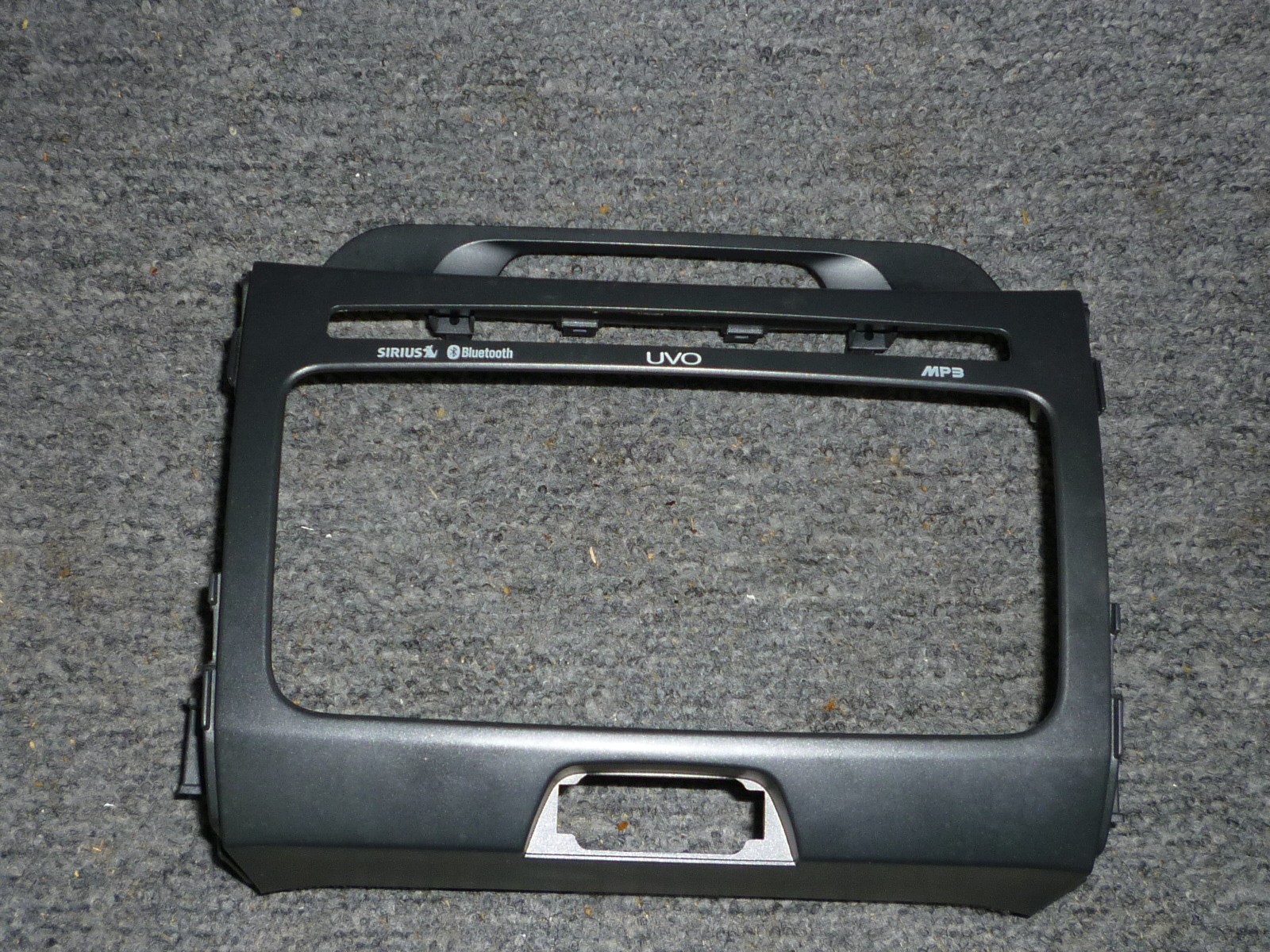 2010 – 2013 Kia Sportage 96170-3W900WK – OEM Touch Screen CD / Radio & FASCIA