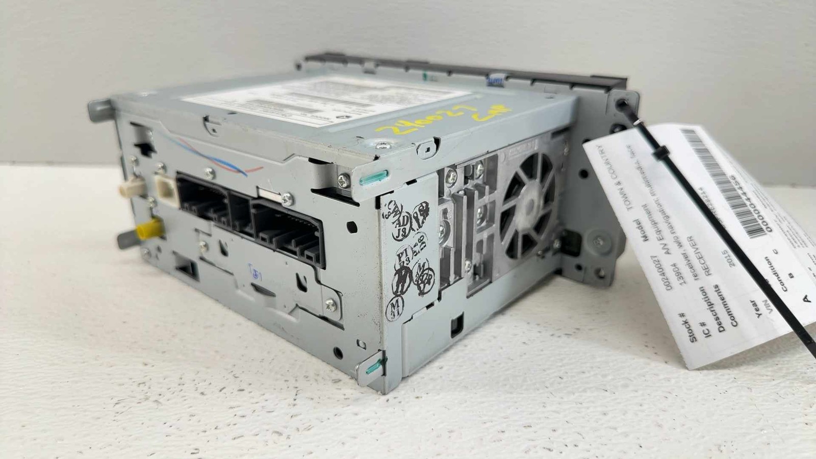 12-16 Chrysler Town & Country Radio Receiver Face ID RBZ *May Need Programming*