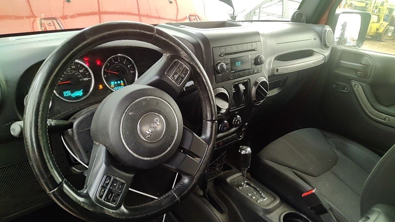 Audio Equipment Radio Receiver AM-FM-CD-MP3 Fits 12-14 17 WRANGLER 7064311
