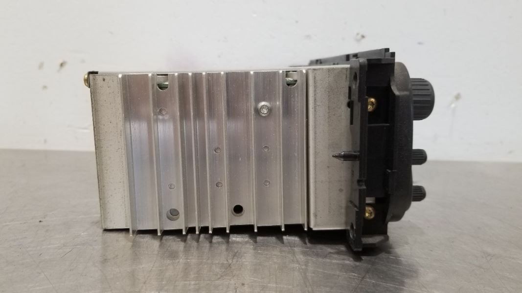 04 JEEP WRANGLER RADIO AUDIO RECEIVER HEAD UNIT 05091556AH
