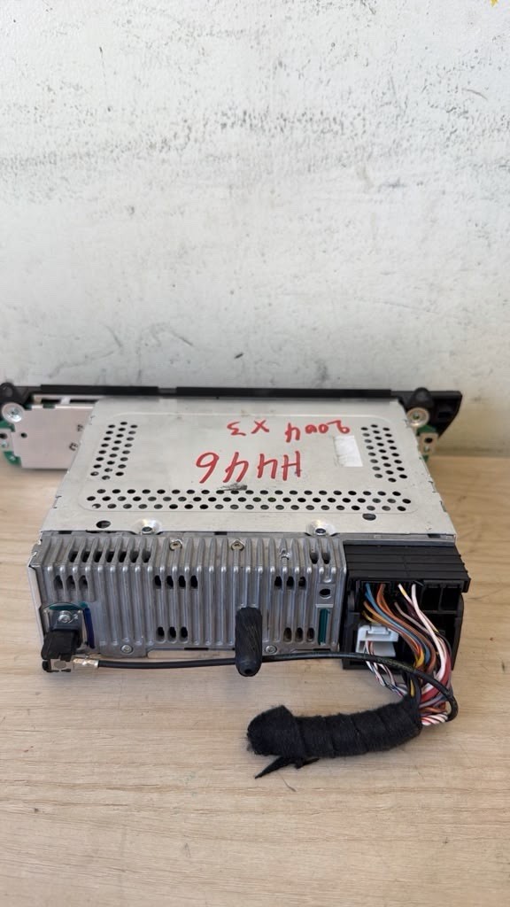 2004-2006 BMW X3 E83 OEM Business CD Radio Stereo Head Unit AM/FM Player H446