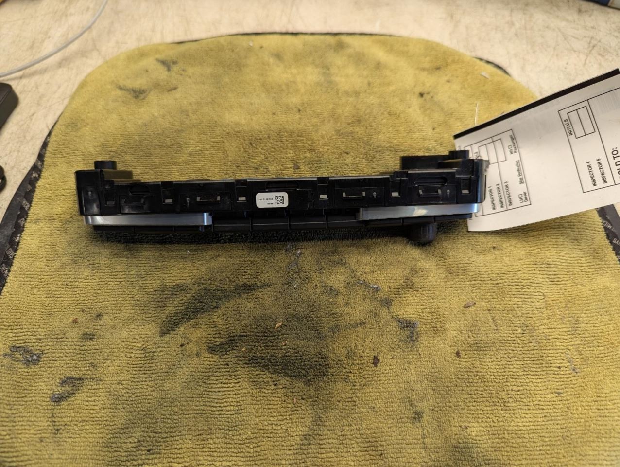 Audio Equipment Radio Receiver Am-fm-cd ID 65125A24654 Fits 18-22 BMW X1 814000