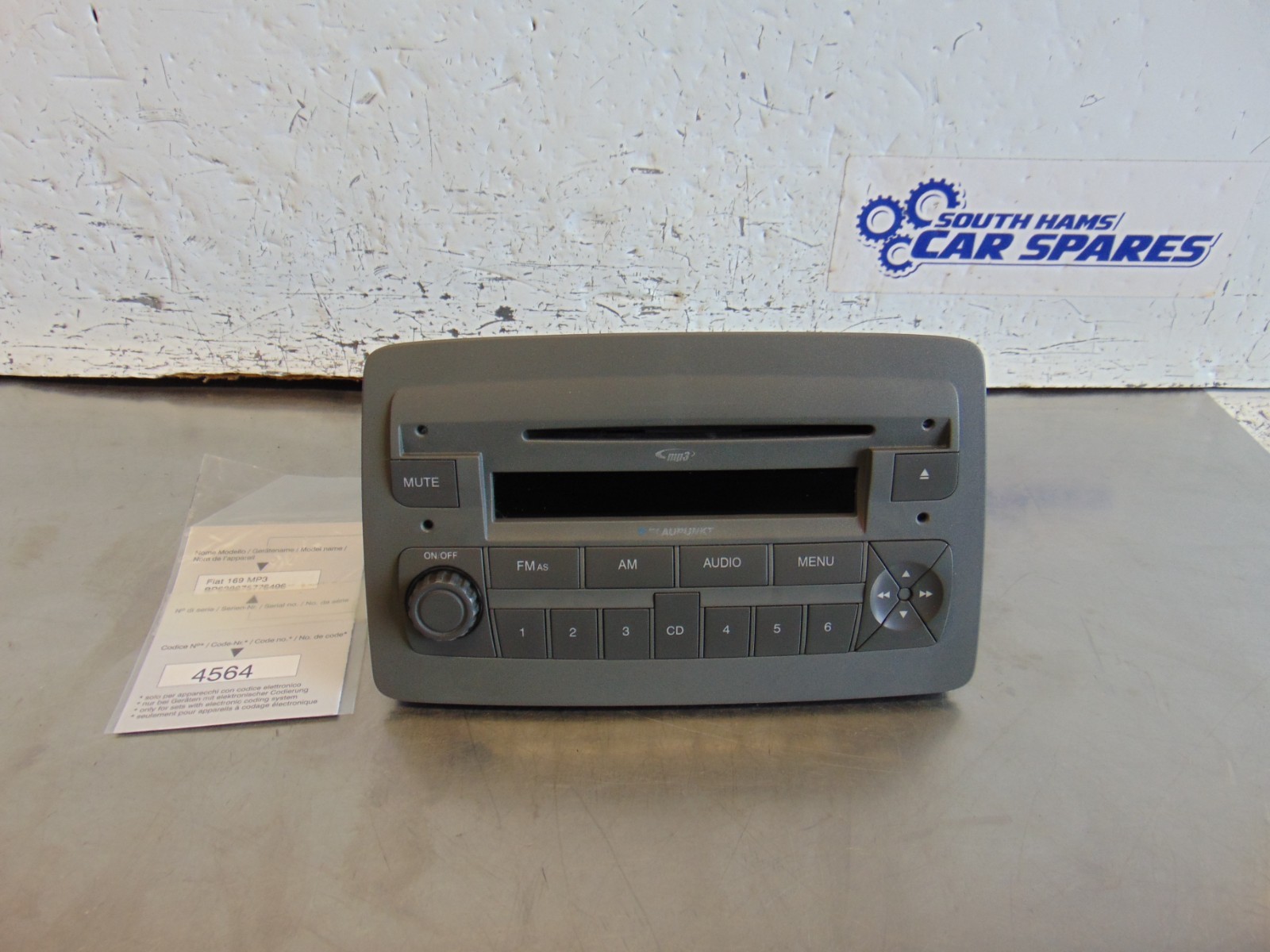 Fiat Panda Stereo Head unit Pre facelift 03-09 Grey 7354349520 + Code