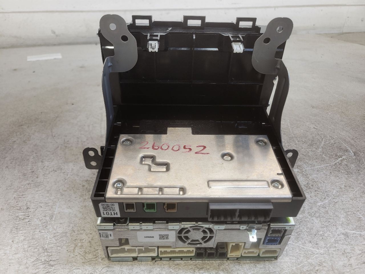 2018 Subaru Crosstrek Audio Radio Receiver 86271FL600 *Wear Around Edges*