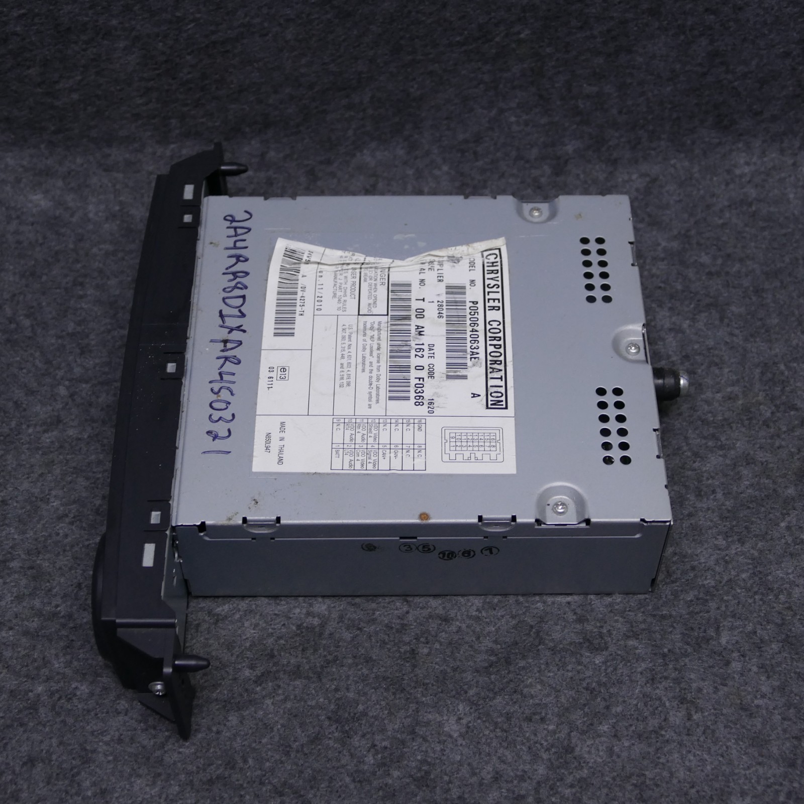 2008-2012 Chrysler Town & Country DVD Player Receiver Unit P05064063AE OEM 80650