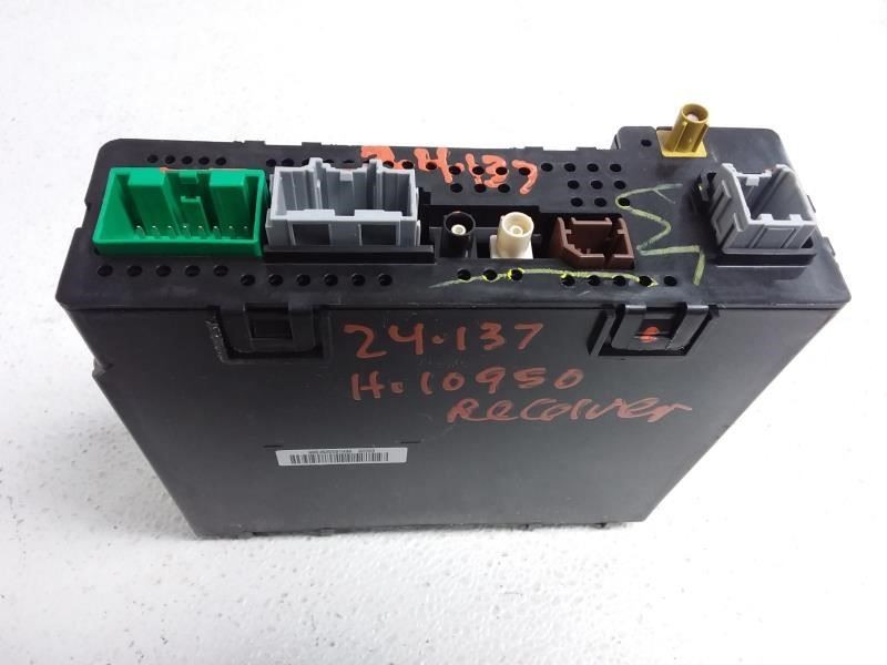 2019 GMC YUKON XL1500 Receiver OEM Part Number 84361172
