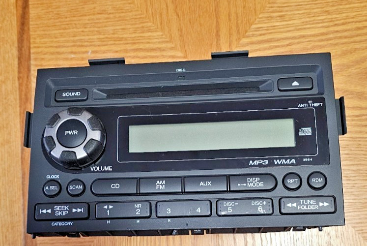 Honda JA3 Pioneer OEM Stereo Ridgeline DEH-M6087ZH W/ Bracket