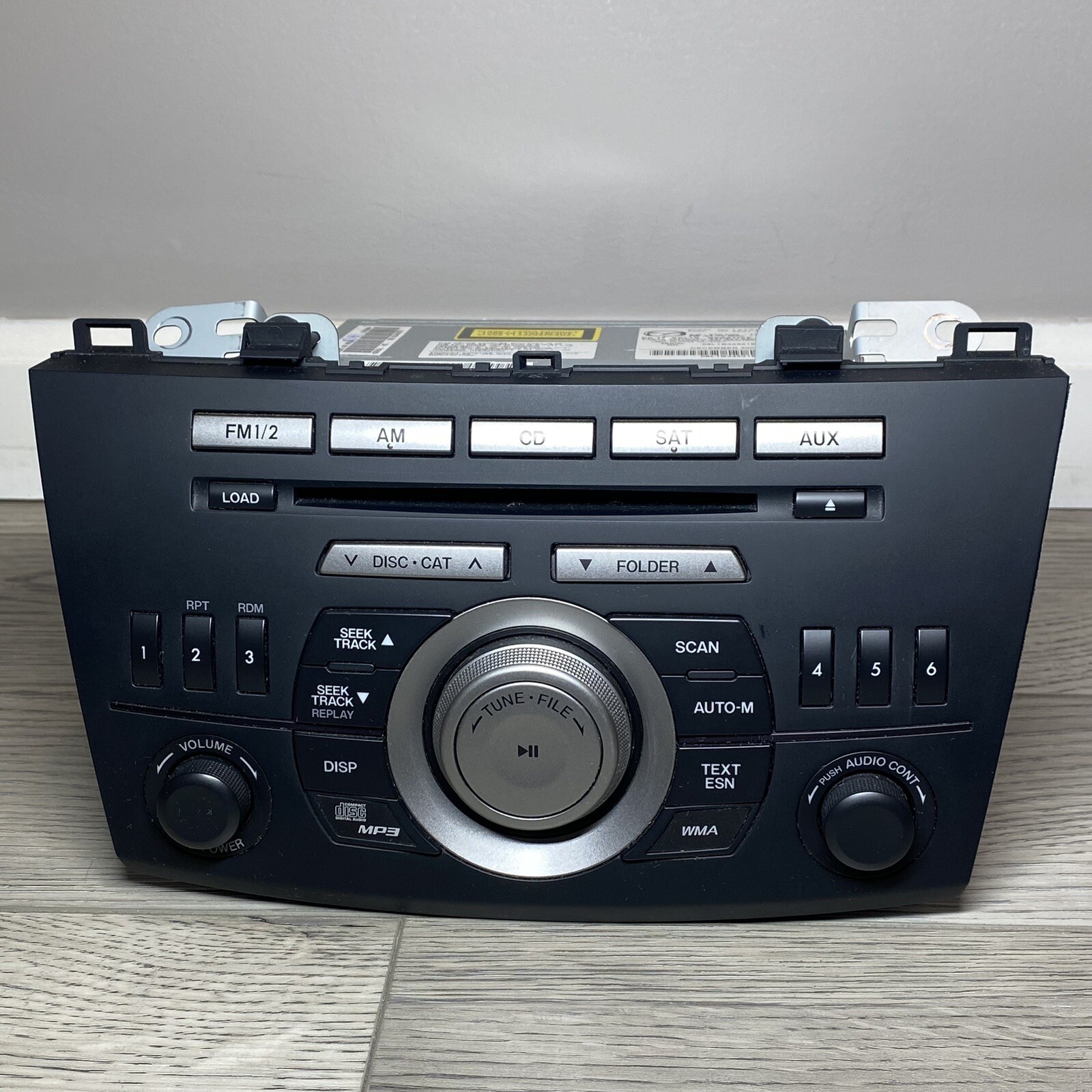 Mazda 3 AM/FM Radio & CD Player Matte Black OEM – Model Number: 14799946 Dec. 08
