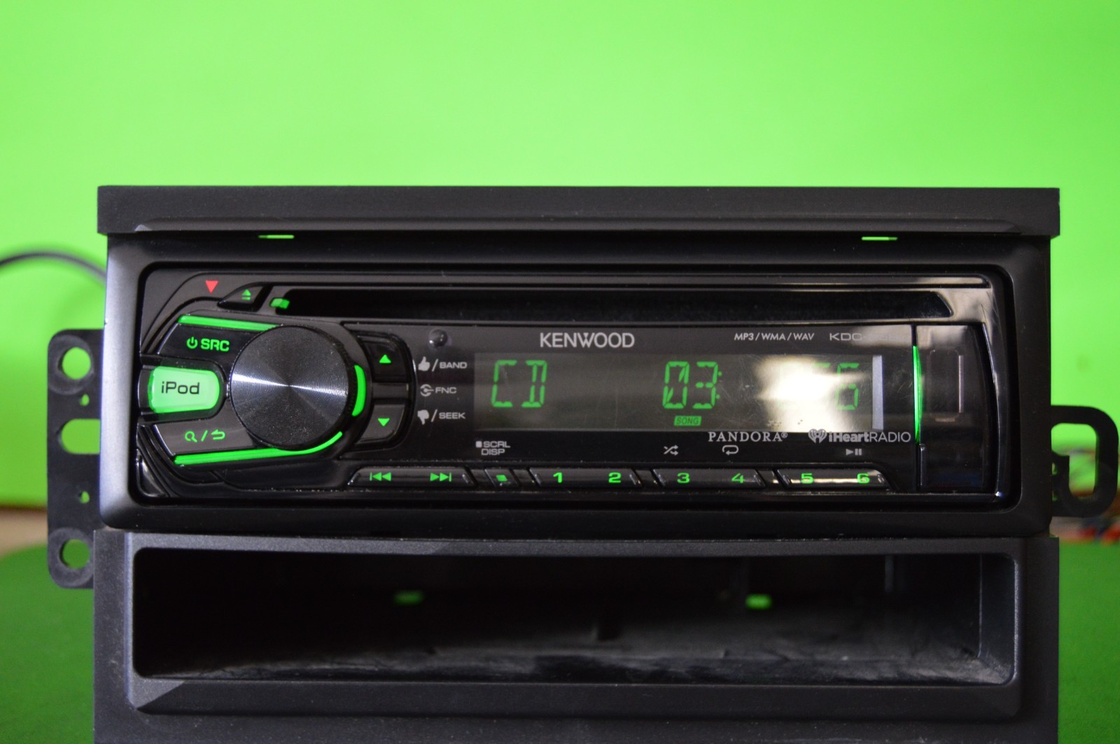 Kenwood KDC-258U CD Player MP3 WMA Pandora iHeart Radio Stereo Receiver AUX USB