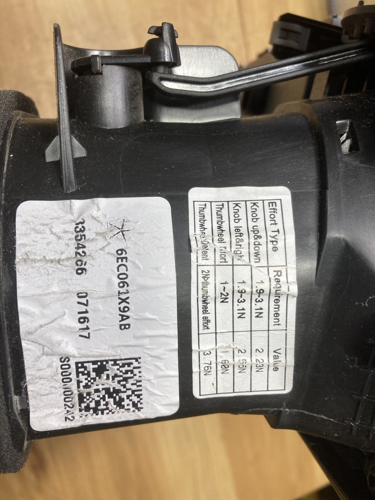 2018-2020 Chrysler Pacifica Radio Information Display Screen Panel 68316174AB
