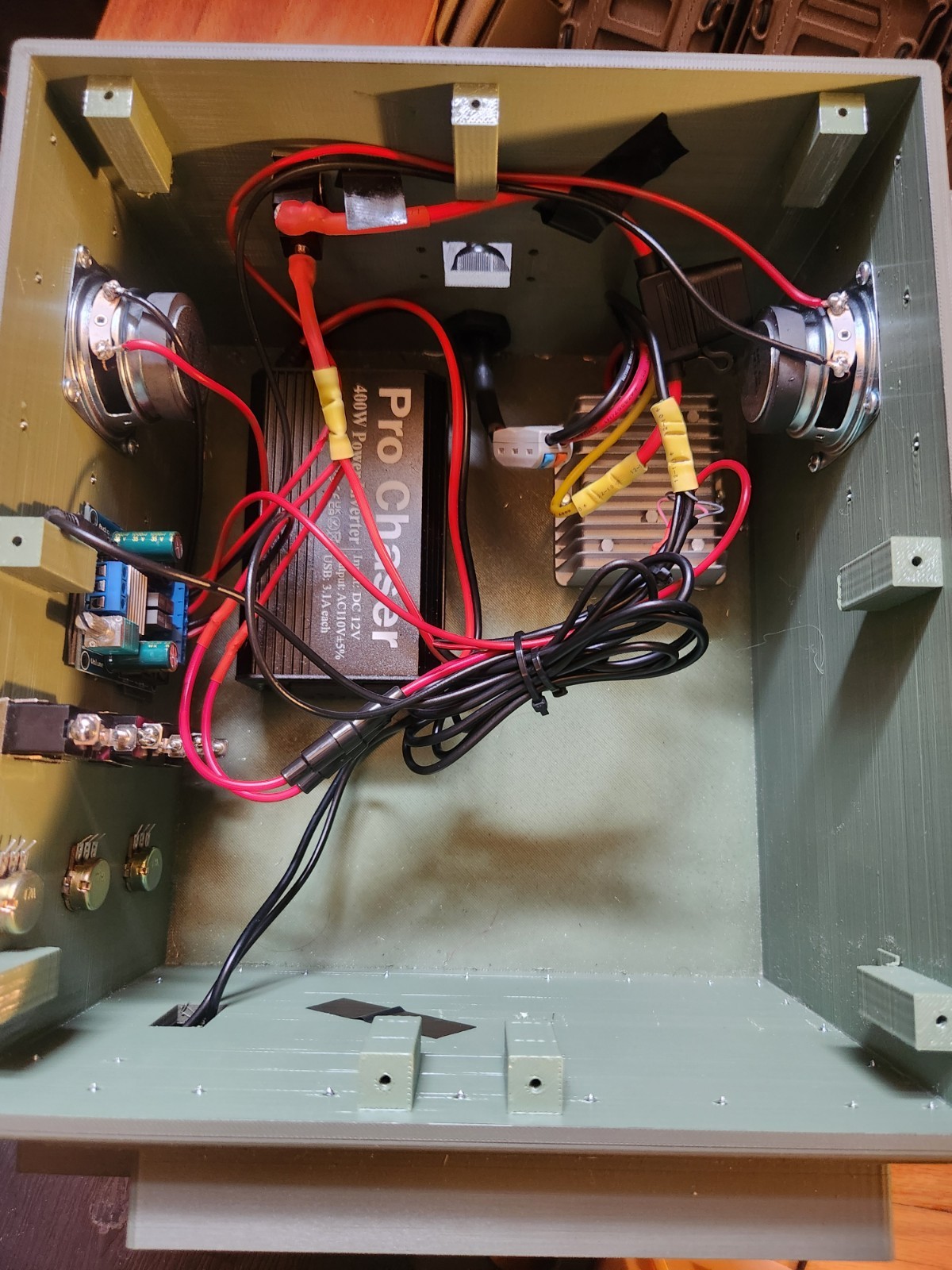 MPIS-400 Infotainment System for HMMWV / 24V Military Vehicles. All In One Unit