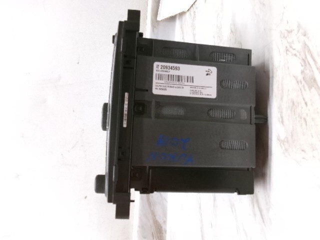 20934593 10 11 12 13 Express Savana Silverado AM FM Stereo Radio CD MP3 Player
