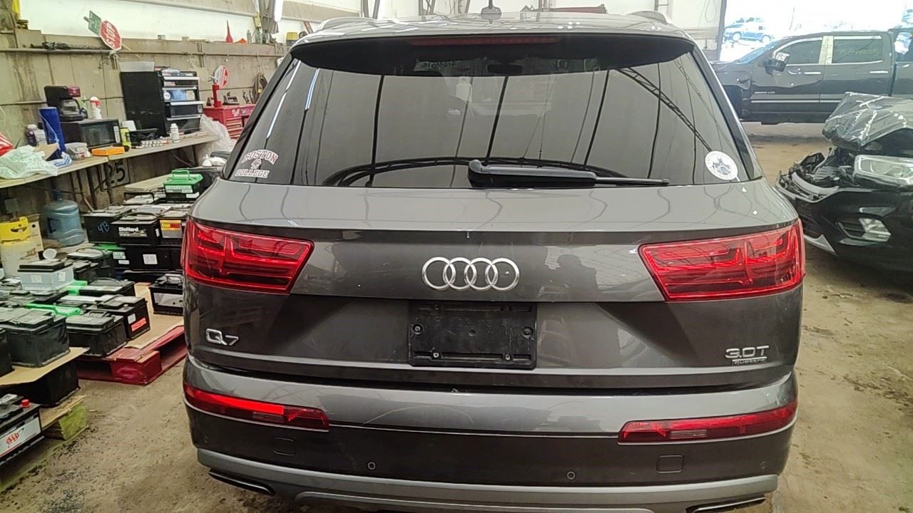 Audio Equipment Radio CD Player Glovebox Mounted Fits 17-19 AUDI Q7 7068157