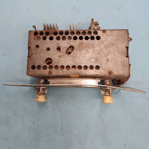AM RADIO 12-VOLT FITS 1962 STUDEBAKER “UNTESTED” 1081549