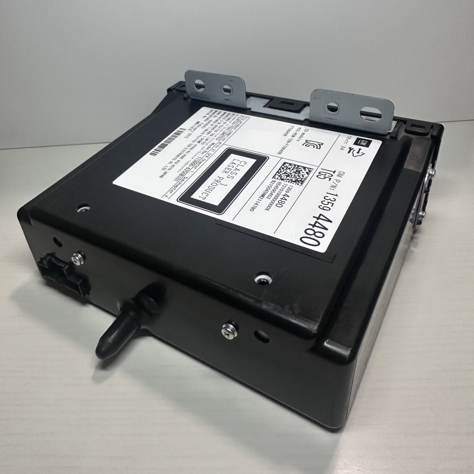 Fujitsu Ten 113000-6250B101 OEM GM CD DVD Radio Infotainment Module
