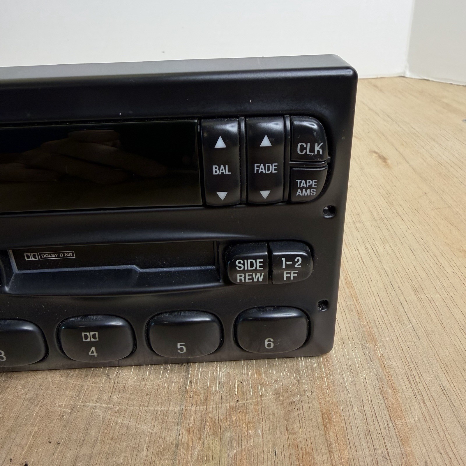 2003 2004 FORD F150 GEUNINE OEM AM/FM CASSETTE RADIO 3L3T-19B132-AA