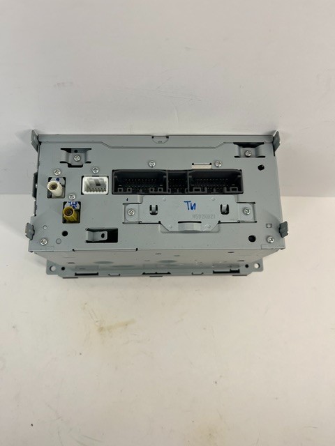 OEM Chrysler Dodge Jeep Radio CD MP3 Sirius AUX no. P68283767AC. Excellent Cond
