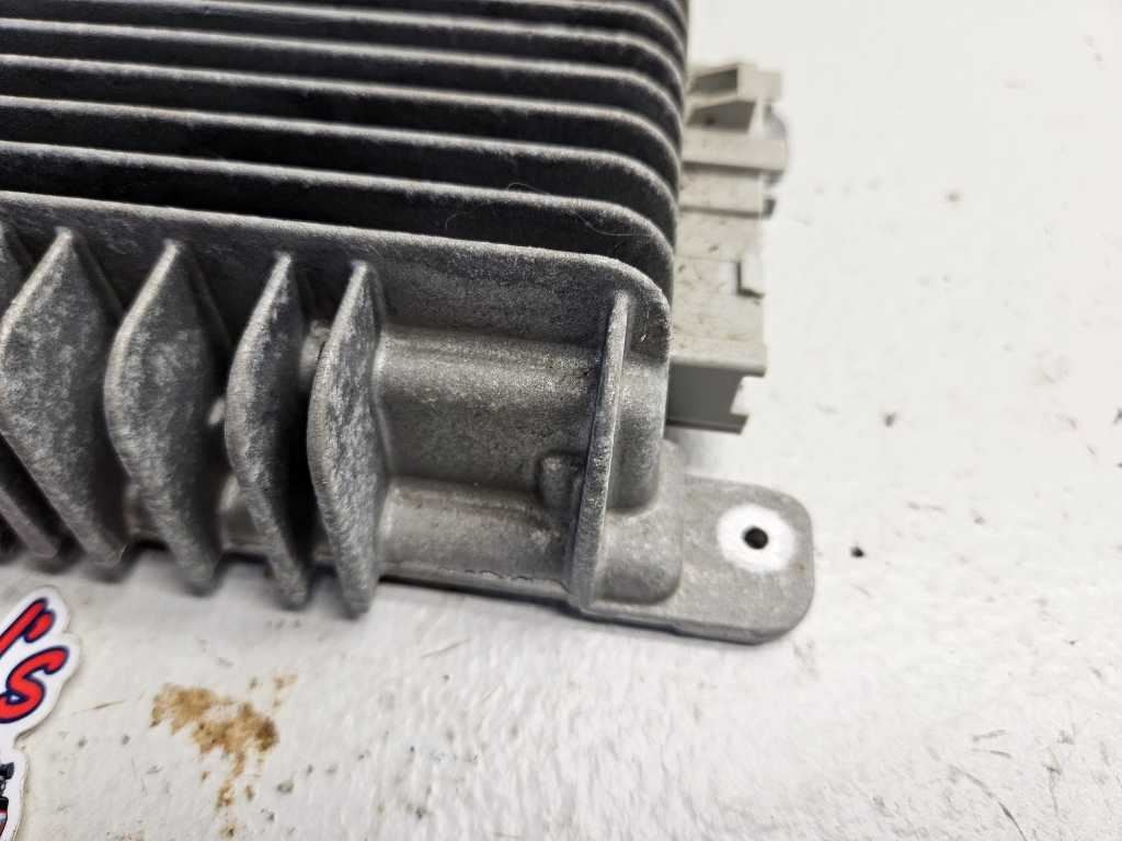 2003-2006 Chevy GMC Yukon Tahoe Suburban Radio Bose Amplifier OEM 3989