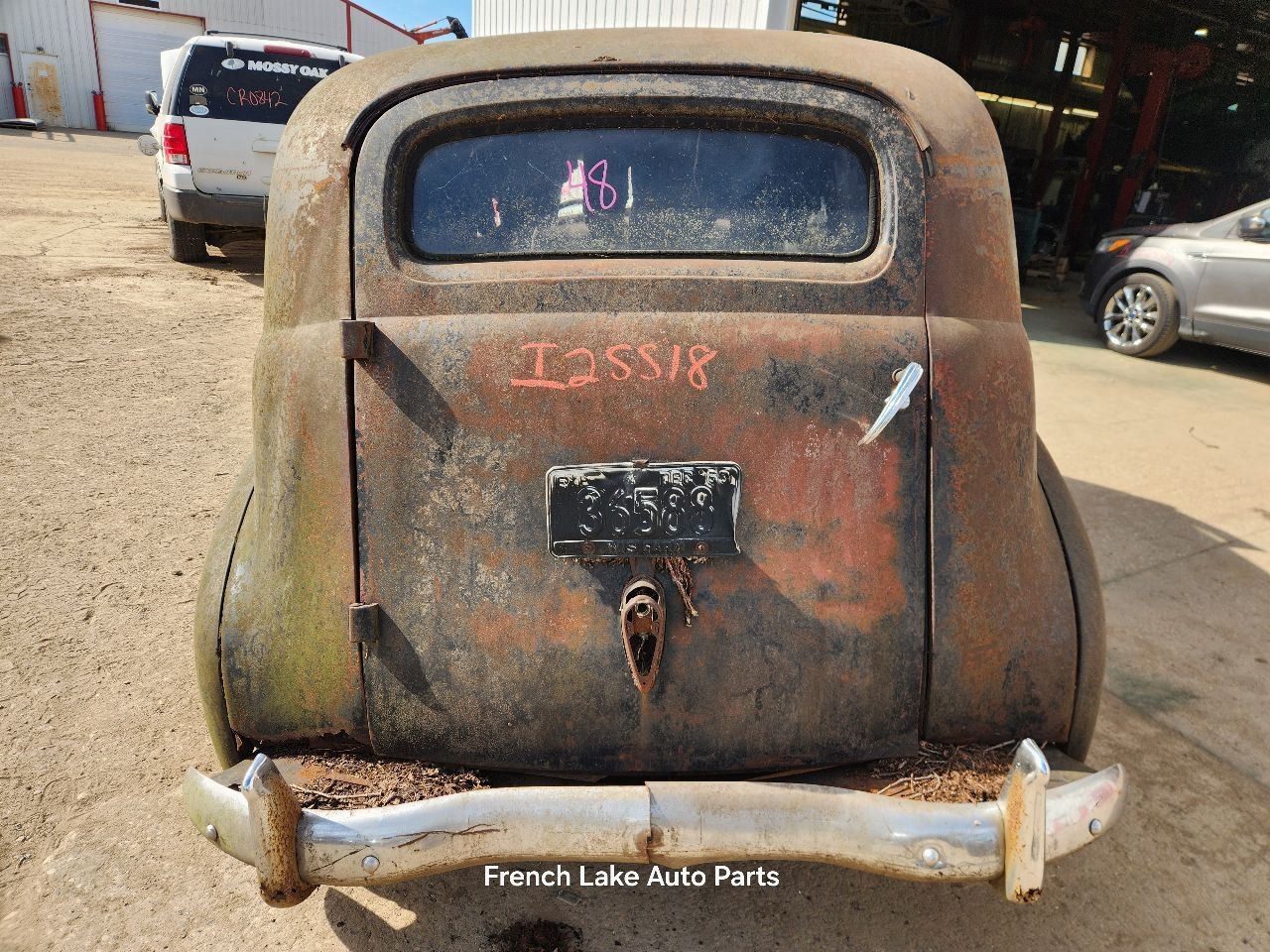 PARTS ONLY AM Radio Untested Fits 1948 CHEVY .5T 1278158