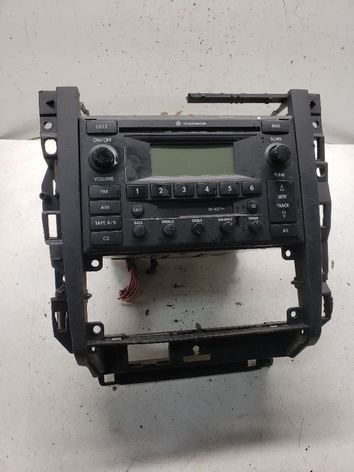 2003-2009 Volkswagen Golf Radio VIN J 8th Digit Includes City OEM 1469650