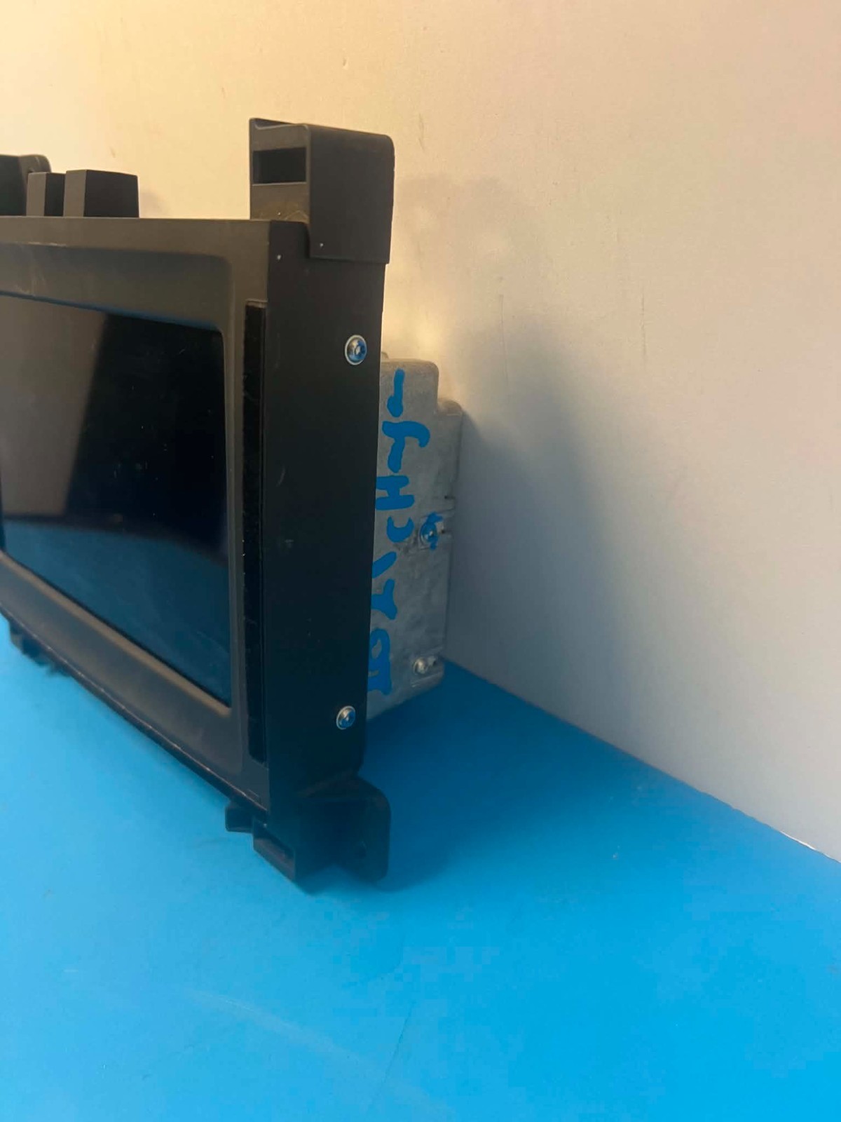 2018-2023 Dodge Charger Challenger Uconnect 4 7″ Radio Touchscreen OEM 68375670A