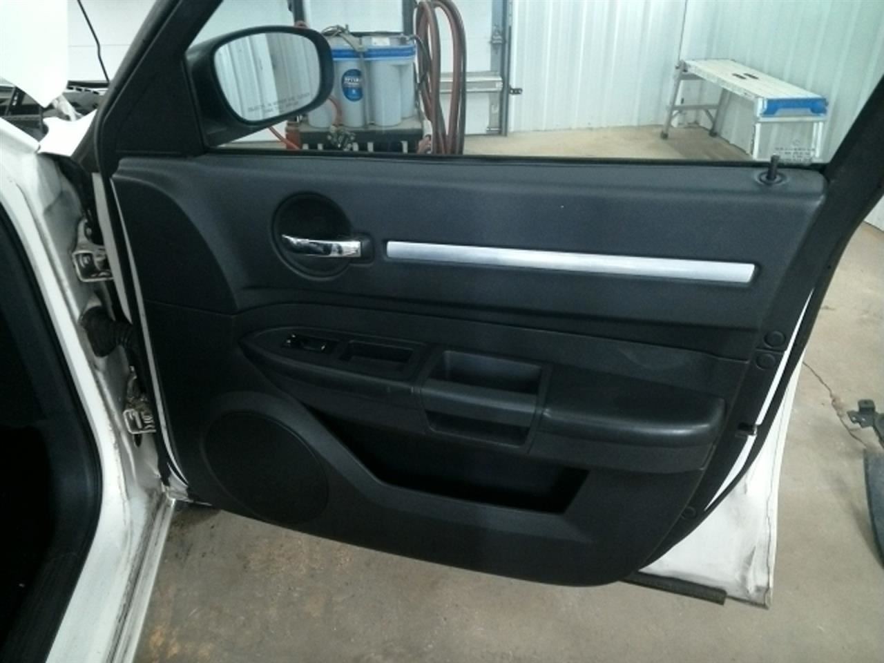 Audio Equipment Radio Display And Receiver Radio ID RES Fits 08-10 300 104889098