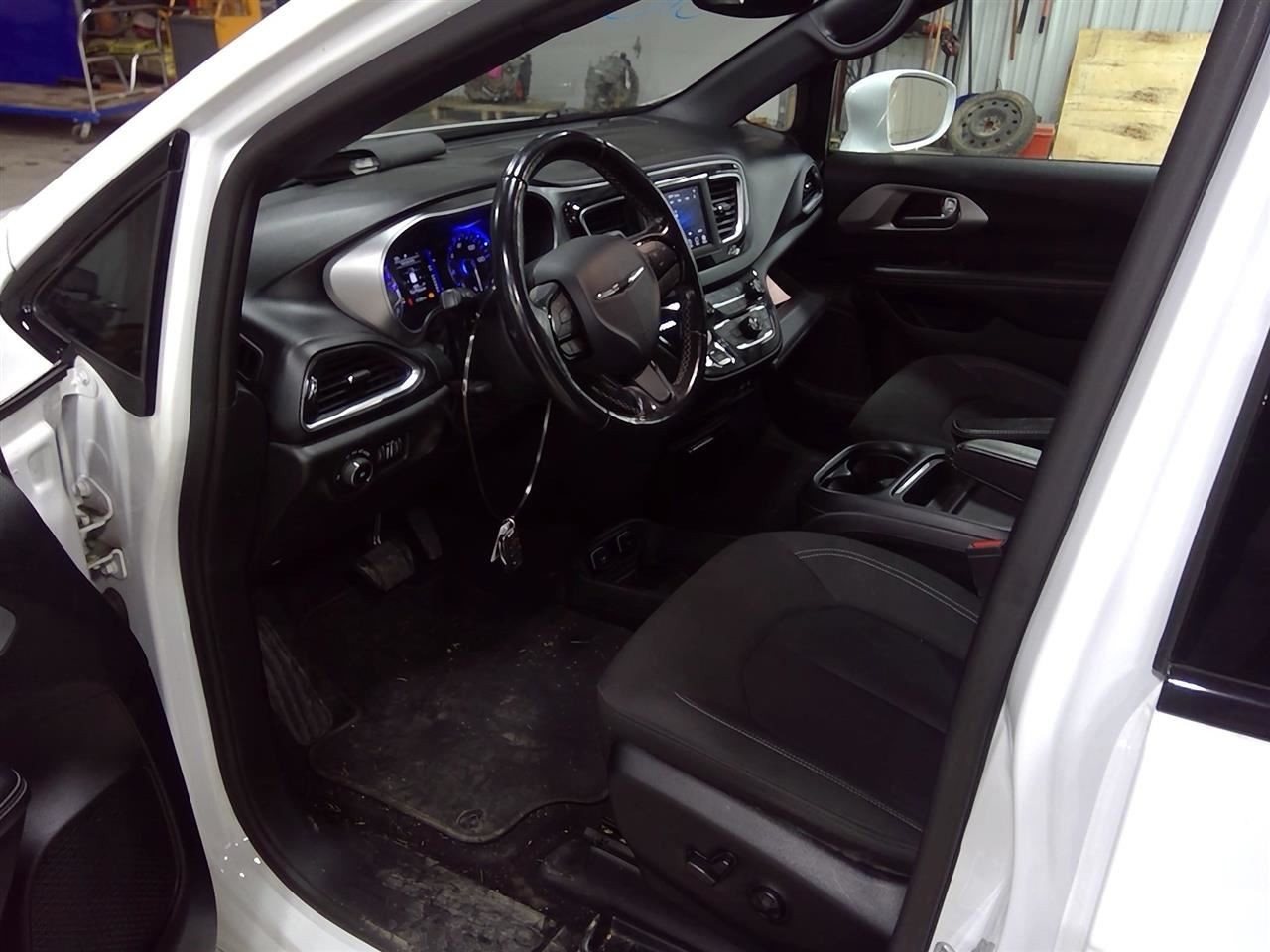 Info-GPS-TV Screen Display Front Dash ID 68316174 Fits 18-20 PACIFICA 1080792