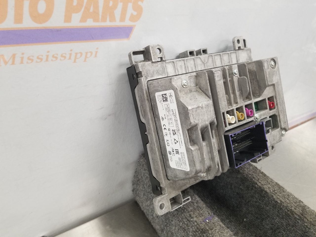 23 DODGE CHARGER GT RADIO DISPLAY AND RECEIVER 8.4″ SCREEN 68615153AB OEM