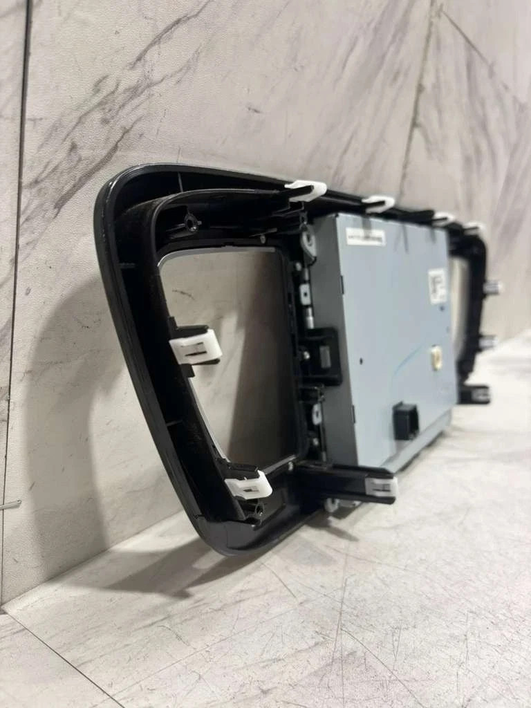 2018-2020 Chrysler Pacifica Radio Information Display Screen Panel 68316174AB