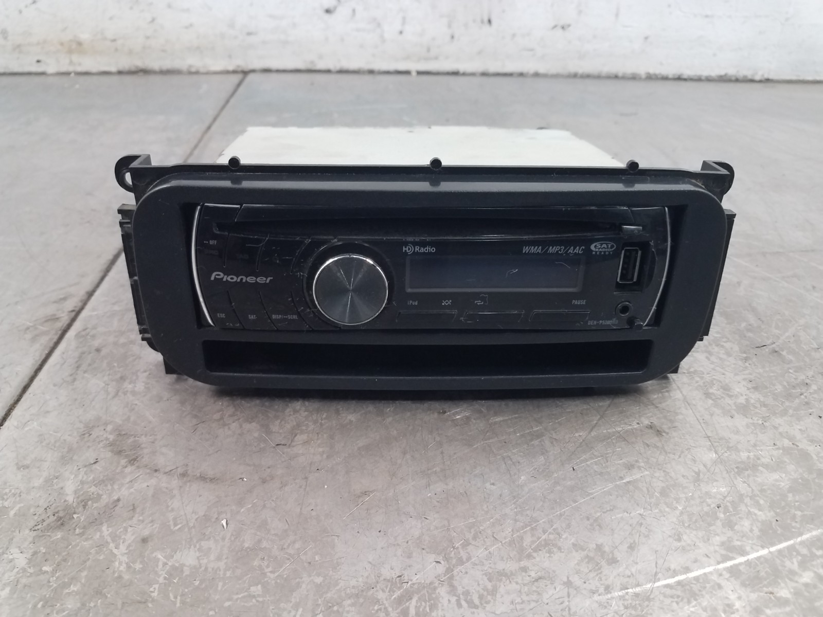 2006 Jeep Wrangler TJ Rubicon 4×4 Pioneer CD MP3 Radio / Harness #6530 E6