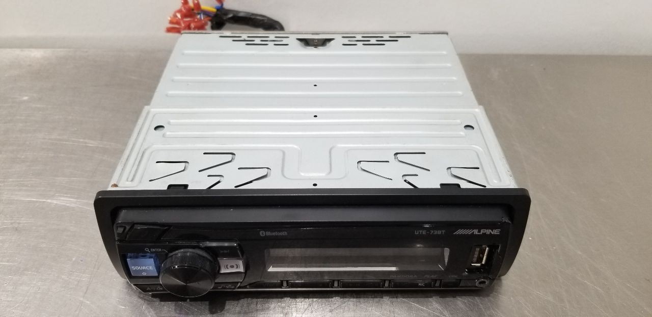 ALPINE UTE-73BT RADIO AUDIO RECEIVER HEAD UNIT 98 BMW M3 E36