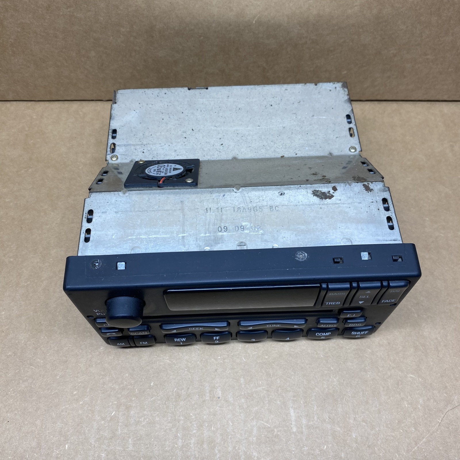 99-04 Ford F150 F-150 AM FM CD Player Radio Receiver Black 1L3F-18C869-AA OEM
