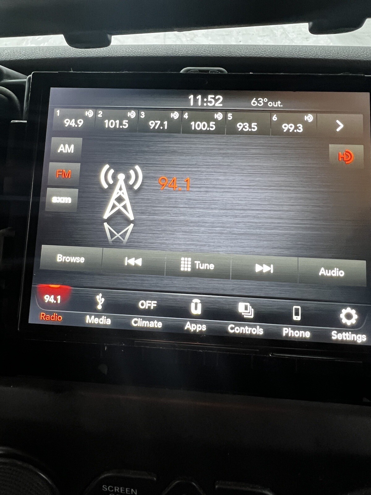 VP4 8.4 U Connect. LIKE NEW 2020-2022 Ram 2500 Jeep Dodge Charger