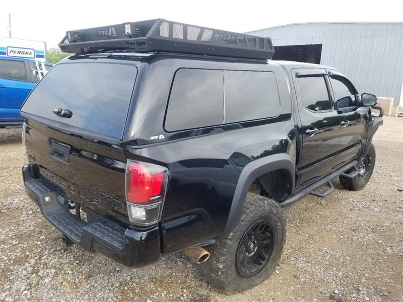 19 2019 TOYOTA TACOMA OEM RADIO DISPLAY AND RECEIVER 8610004173