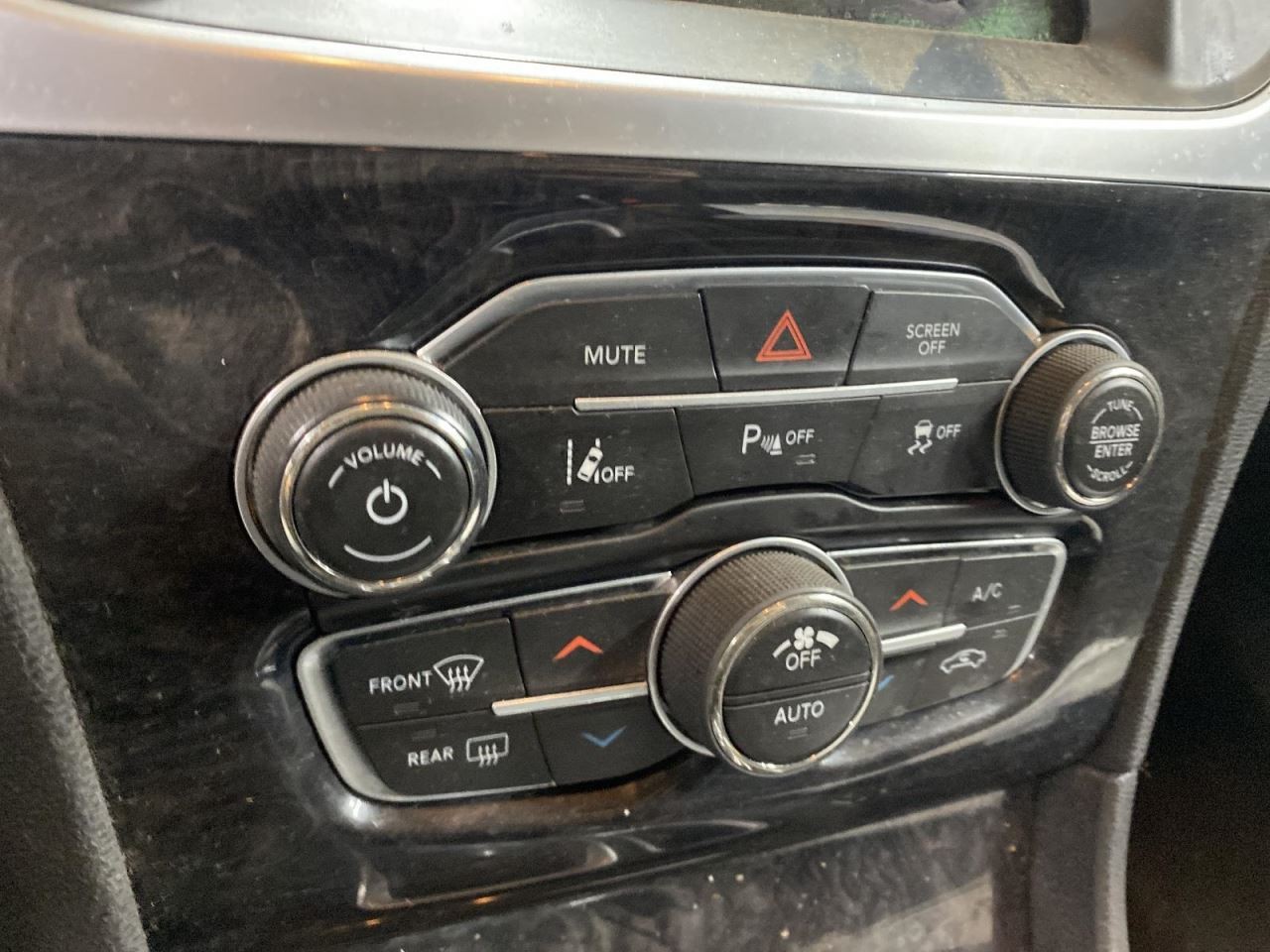 Audio Equipment Radio Display And Receiver Uconnect 4C Fits 18-19 300 1076949