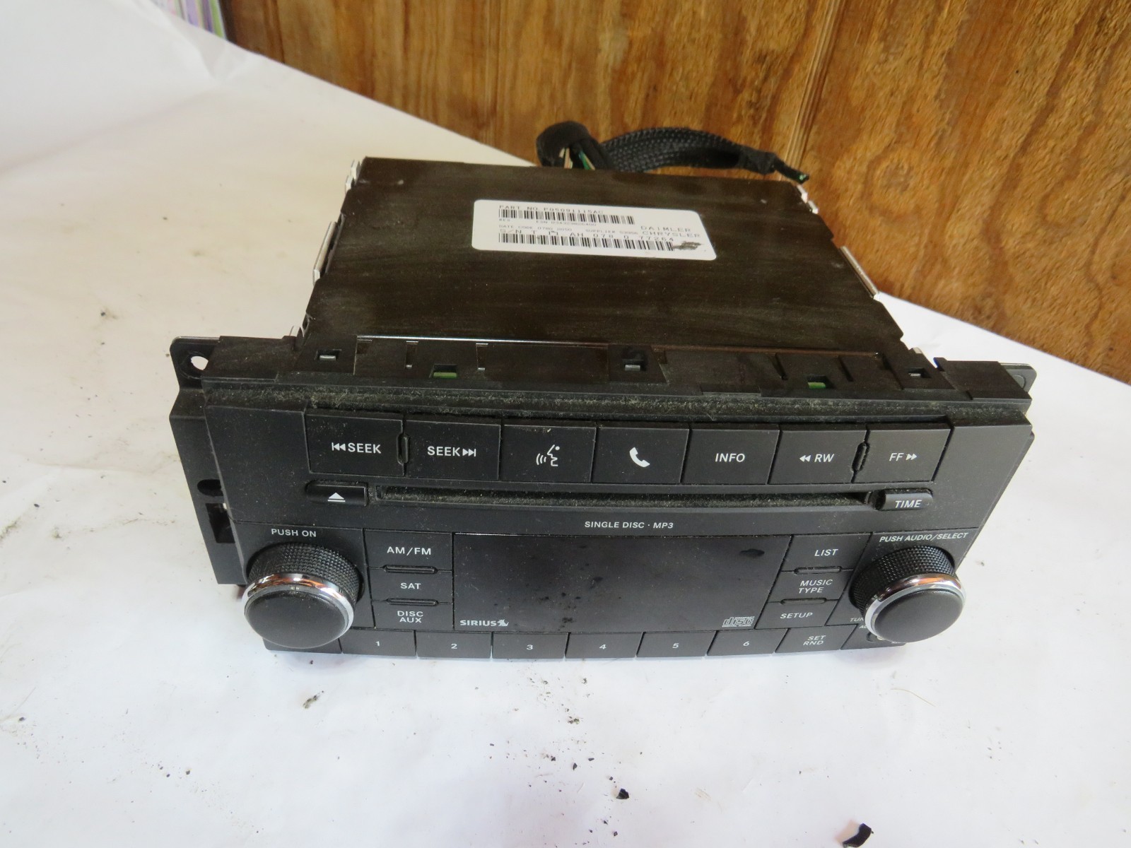 08 DODGE CHARGER AM FM CD PLAYER RADIO
