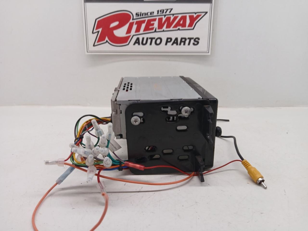 97-04 CORVETTE C5 AFT SONY TOUCH SCREEN 6.2″ RADIO AND CARBON FIBER TRIM